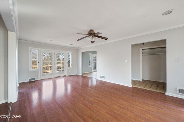 620 W South Street, Neosho, MO 64850