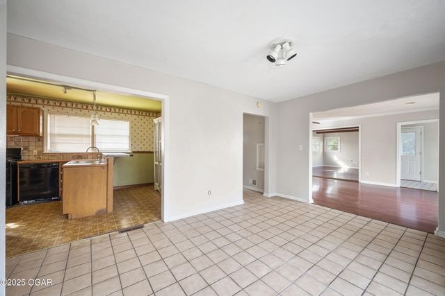 620 W South Street, Neosho, MO 64850