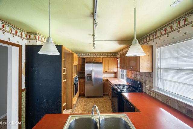 620 W South Street, Neosho, MO 64850