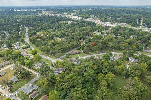 620 W South Street, Neosho, MO 64850