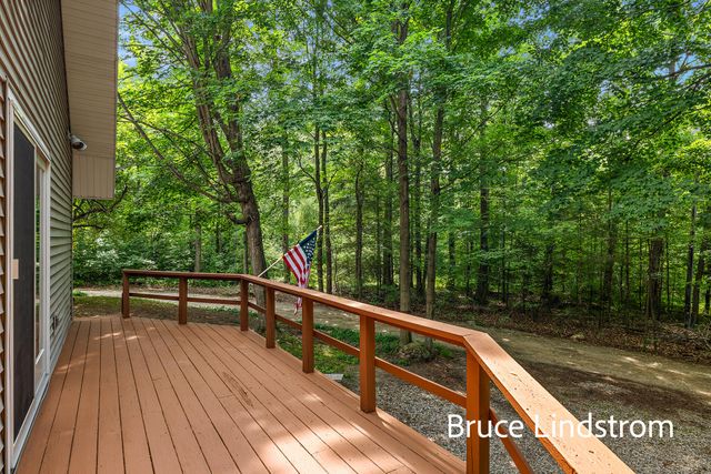 15520 157th Avenue, Big Rapids, MI 49307