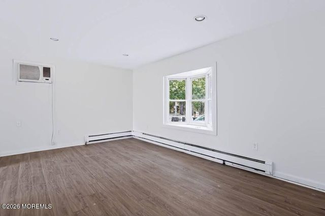 1026 Berkeley Avenue, Beachwood, NJ 08722