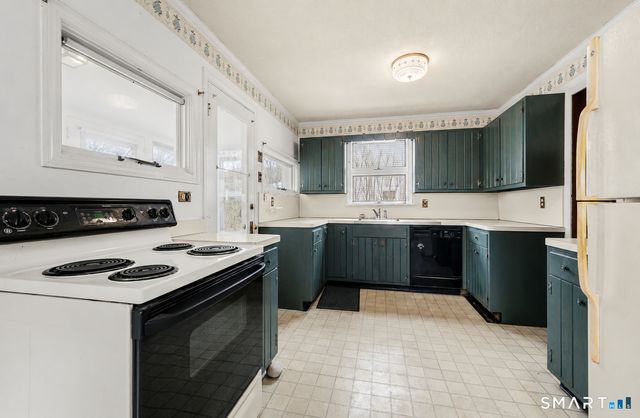 71 S Washington Avenue, East Lyme, CT 06357