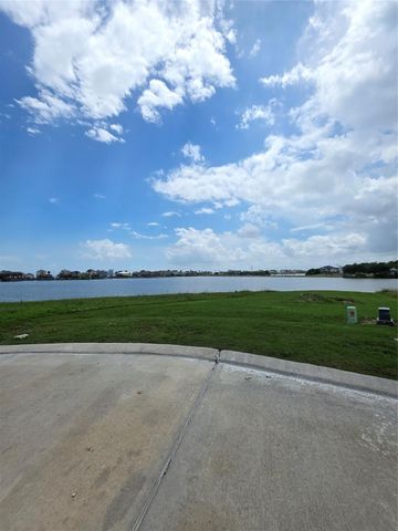 1326 Shelter Cove Drive, Seabrook, TX 77586