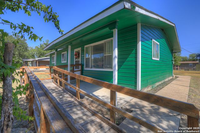 102 Selvera, Kyle, TX 78640