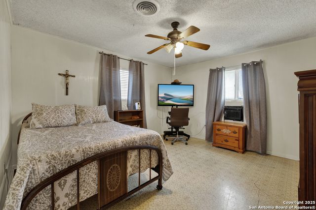 102 Selvera, Kyle, TX 78640