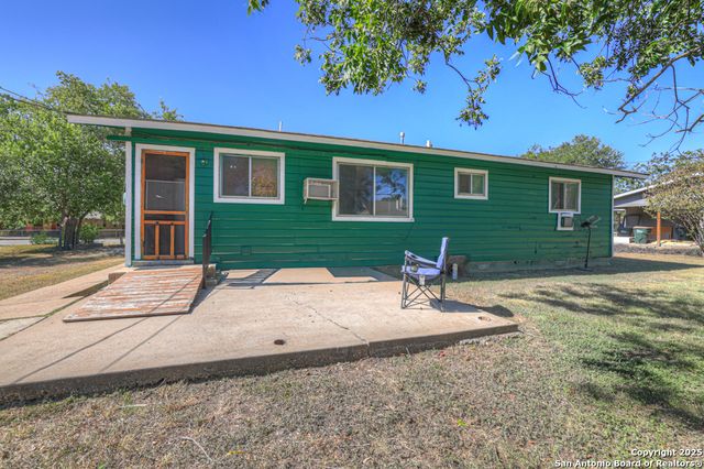 102 Selvera, Kyle, TX 78640