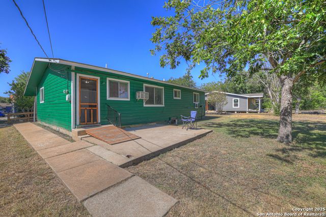 102 Selvera, Kyle, TX 78640