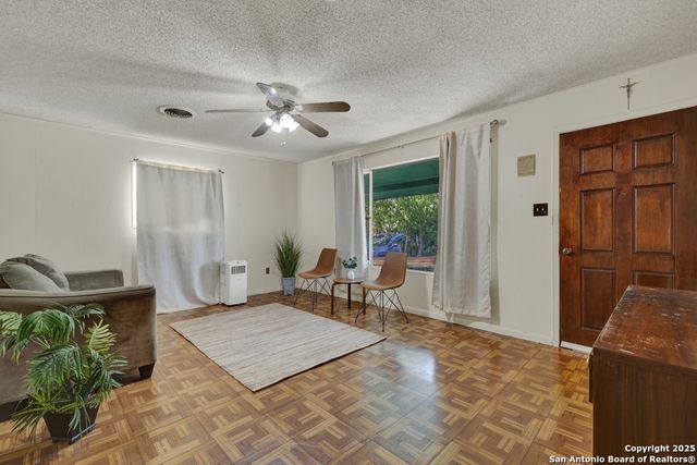 102 Selvera, Kyle, TX 78640