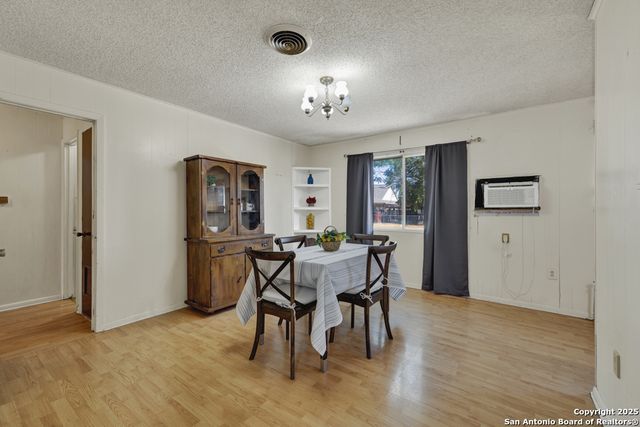 102 Selvera, Kyle, TX 78640