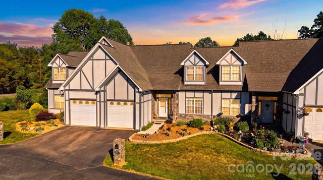 19 Heron Cove Loop B, Hickory, NC 28601