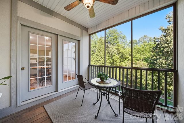 19 Heron Cove Loop B, Hickory, NC 28601