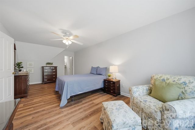 19 Heron Cove Loop B, Hickory, NC 28601
