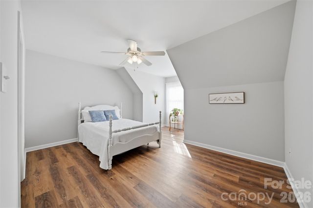 19 Heron Cove Loop B, Hickory, NC 28601