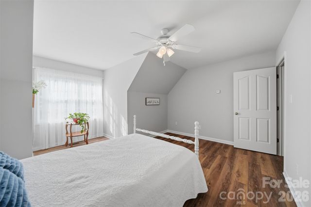 19 Heron Cove Loop B, Hickory, NC 28601