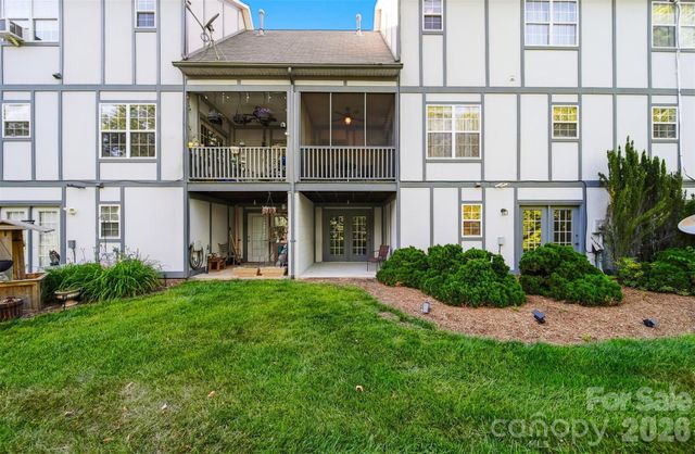 19 Heron Cove Loop B, Hickory, NC 28601