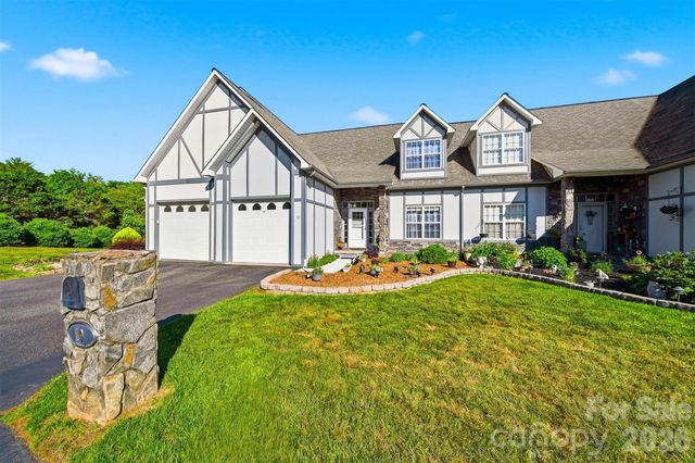 19 Heron Cove Loop B, Hickory, NC 28601
