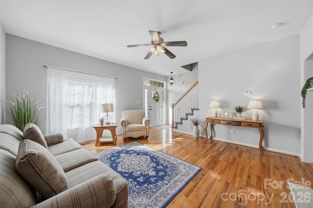 19 Heron Cove Loop B, Hickory, NC 28601