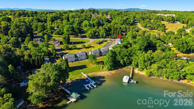 19 Heron Cove Loop B, Hickory, NC 28601