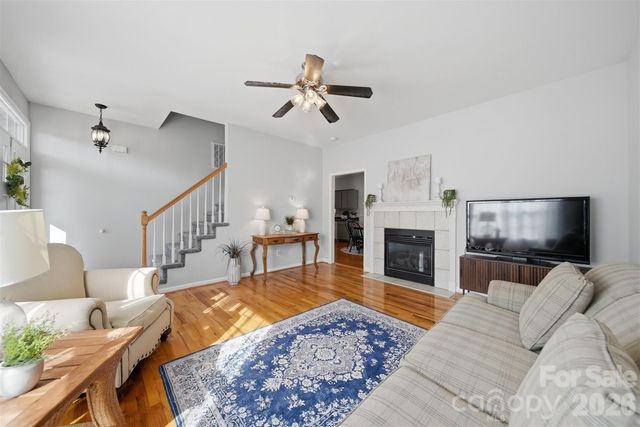 19 Heron Cove Loop B, Hickory, NC 28601