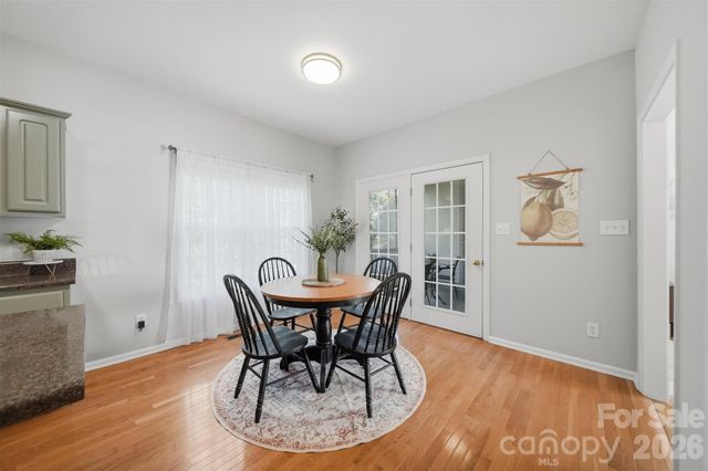 19 Heron Cove Loop B, Hickory, NC 28601