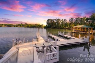 19 Heron Cove Loop B, Hickory, NC 28601