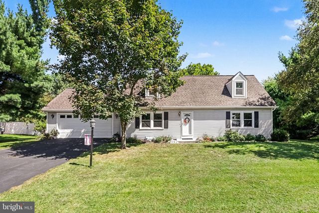 37 GOLDENROD DR, Carlisle, PA 17015