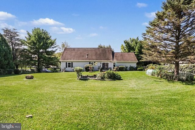 37 GOLDENROD DR, Carlisle, PA 17015