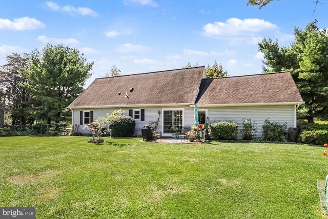 37 GOLDENROD DR, Carlisle, PA 17015