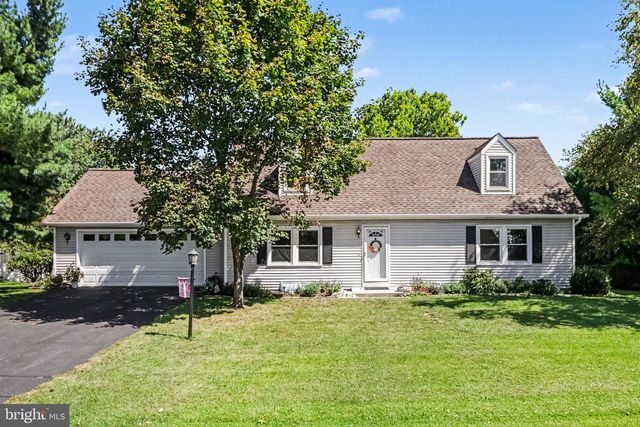 37 GOLDENROD DR, Carlisle, PA 17015