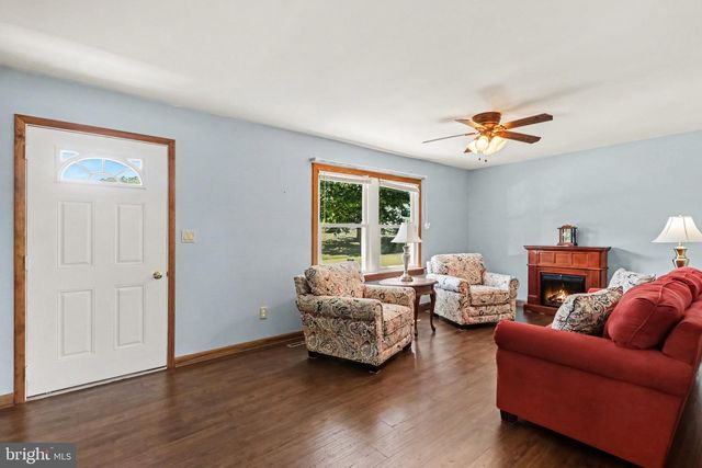 37 GOLDENROD DR, Carlisle, PA 17015