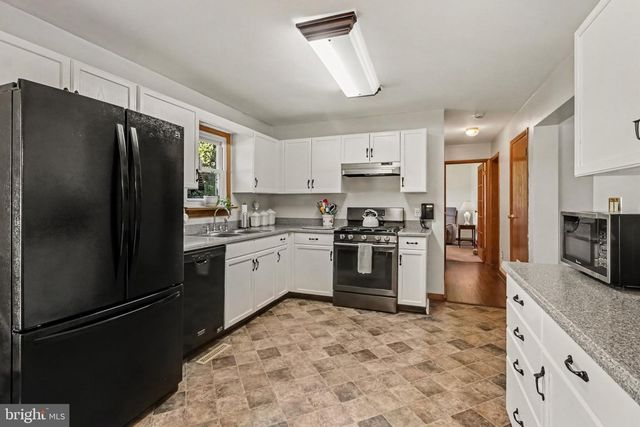 37 GOLDENROD DR, Carlisle, PA 17015