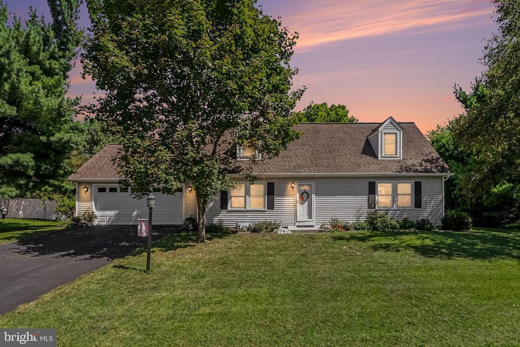 37 GOLDENROD DR, Carlisle, PA 17015