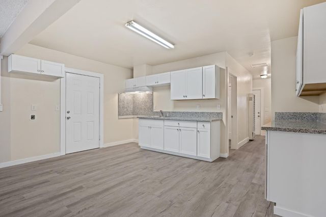 4429 E Thomas Avenue, Fresno, CA 93702