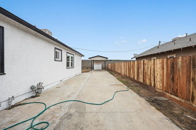 4429 E Thomas Avenue, Fresno, CA 93702
