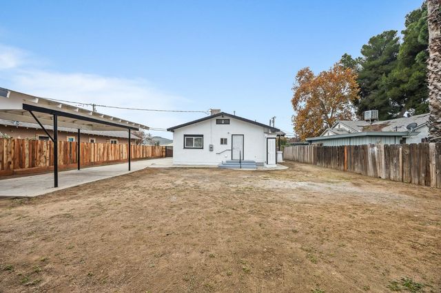 4429 E Thomas Avenue, Fresno, CA 93702