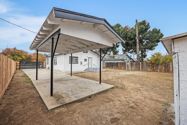 4429 E Thomas Avenue, Fresno, CA 93702