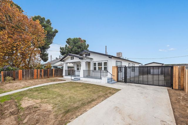 4429 E Thomas Avenue, Fresno, CA 93702