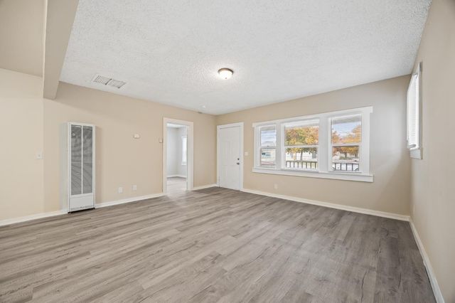 4429 E Thomas Avenue, Fresno, CA 93702