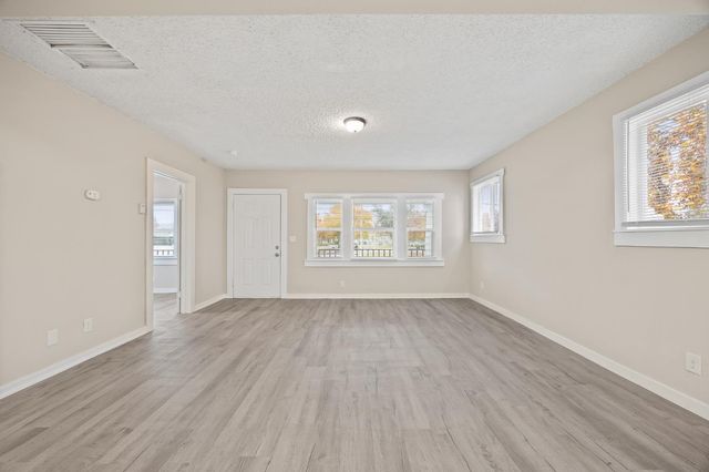 4429 E Thomas Avenue, Fresno, CA 93702