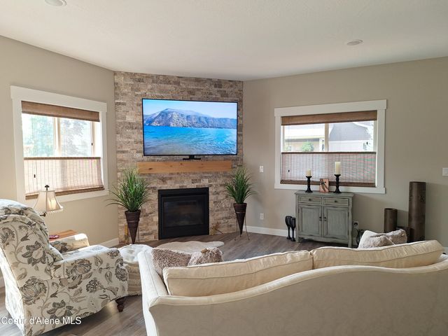 26 Ironwood Dr, Blanchard, ID 83804