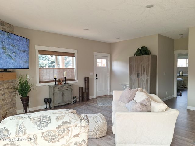 26 Ironwood Dr, Blanchard, ID 83804