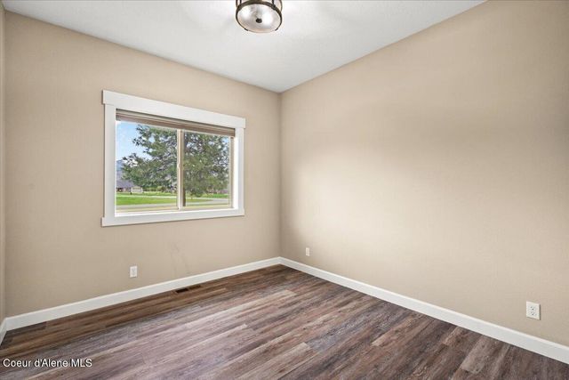 26 Ironwood Dr, Blanchard, ID 83804