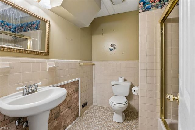 212 Crockett RD, Seaford, VA 23696