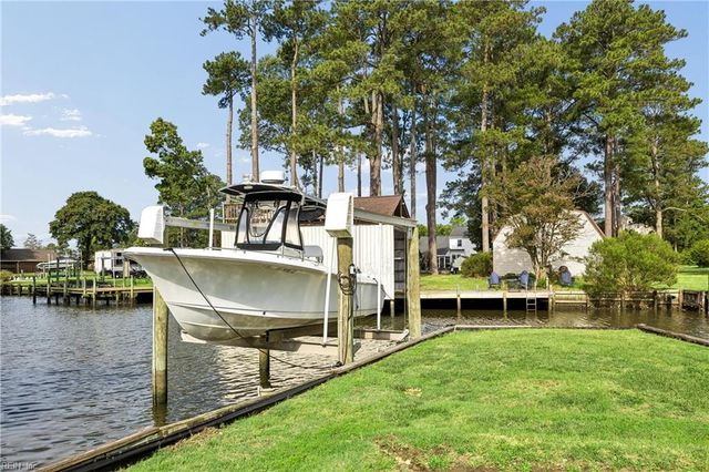 212 Crockett RD, Seaford, VA 23696