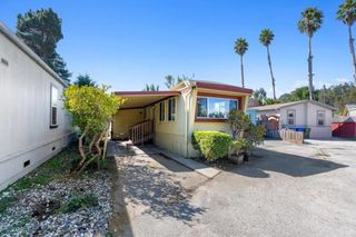 560 30th Avenue, Santa Cruz, CA 95062