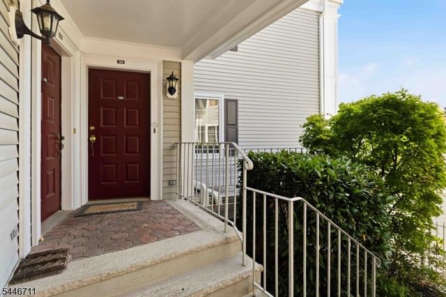 138 Terrace Dr, Chatham Twp., NJ 07928
