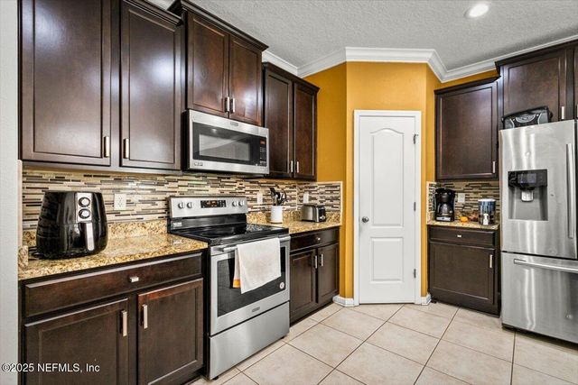 7287 CLAREMONT CREEK Drive, Jacksonville, FL 32222