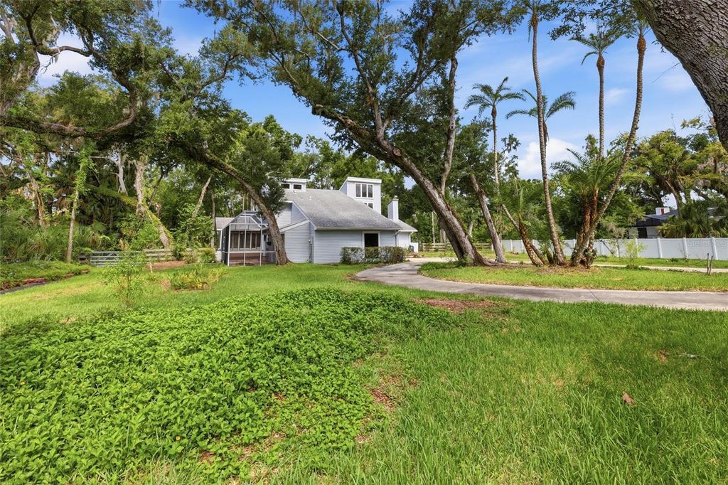 Image 3 of property listing at 3404 62ND STREET E, Bradenton, FL 34208
