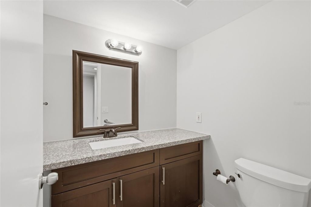 Image 28 of property listing at 3404 62ND STREET E, Bradenton, FL 34208